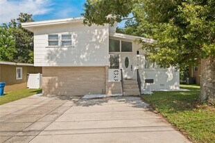 5115 16th St N in St. Petersburg, FL - Building Photo