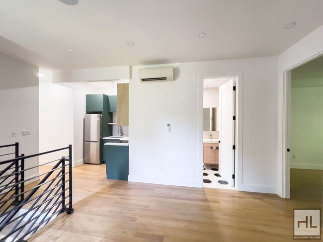 PUTNAM AVENUE / Spacious 2-Bed Duplex in Brooklyn, NY - Building Photo - Building Photo