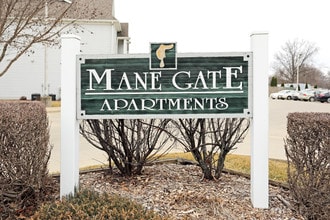 Mane Gate Apartments in Iowa City, IA - Building Photo - Building Photo