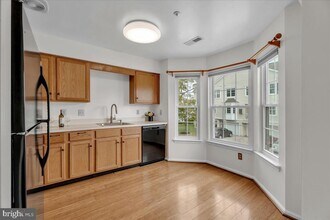 5606 Riverfront Dr in Palmyra, NJ - Building Photo - Building Photo