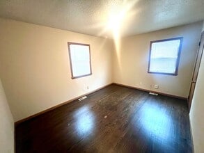 2921 S Appleton Ave in Independence, MO - Building Photo - Building Photo