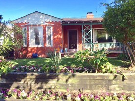 822 N Formosa Ave in Los Angeles, CA - Building Photo