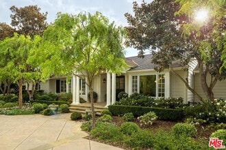 2760 Sycamore Canyon Rd in Montecito, CA - Building Photo - Building Photo