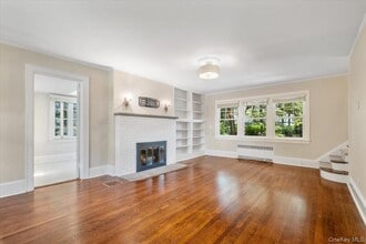 4 Sage Terrace in Scarsdale, NY - Foto de edificio - Building Photo