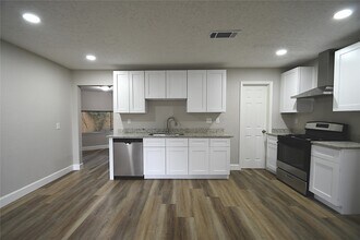 8535 Tilgham St in Houston, TX - Building Photo - Building Photo