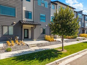 419 Wood Stream Rd in American Fork, UT - Building Photo - Building Photo