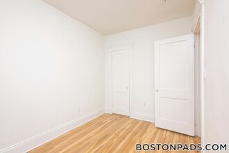 288 Chestnut Hill Ave in Boston, MA - Foto de edificio - Building Photo