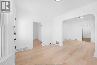 1045 Gladstone Ave in Windsor, ON - Building Photo - Building Photo