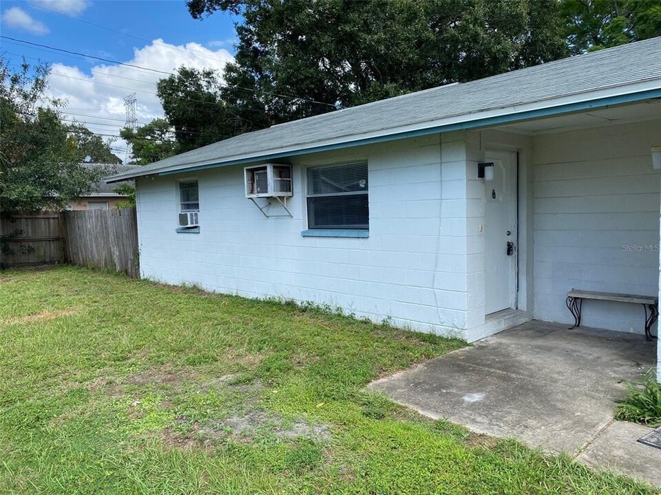3765 137th Ave N in Largo, FL - Building Photo