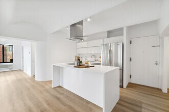 345 N Canal St in Chicago, IL - Building Photo - Building Photo