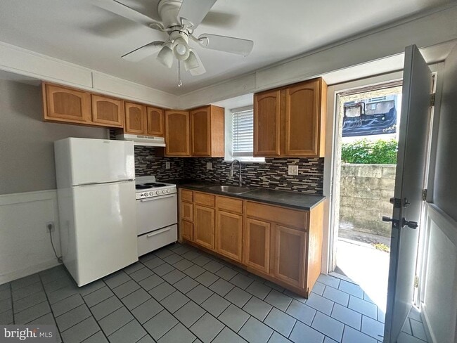 708 Medina St in Philadelphia, PA - Building Photo - Building Photo