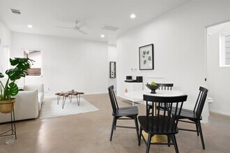 1001 Walter St in Austin, TX - Building Photo - Building Photo