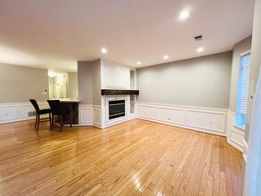 305 Dresher Woods Dr in Dresher, PA - Building Photo - Building Photo