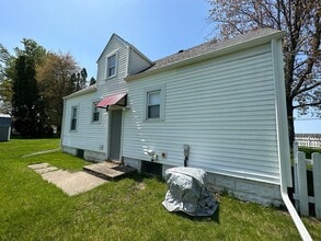 1039 Brentwood Rd in Jackson, MI - Building Photo - Building Photo
