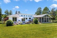 1100 Alvahs Ln in Cutchogue, NY - Building Photo - Building Photo