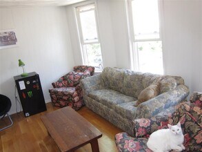 16 Oxford St, Unit 2 in Somerville, MA - Building Photo - Building Photo