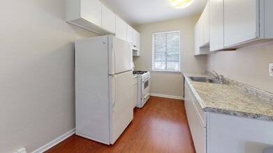 378 Valley St in South Orange, NJ - Foto de edificio - Building Photo