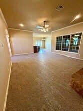 5901 94th St in Lubbock, TX - Foto de edificio - Building Photo