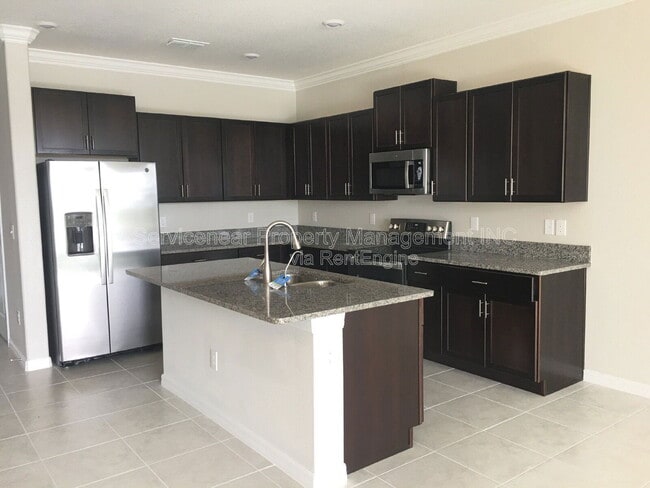 8069 Rolling Shell Trail in Wesley Chapel, FL - Building Photo - Building Photo