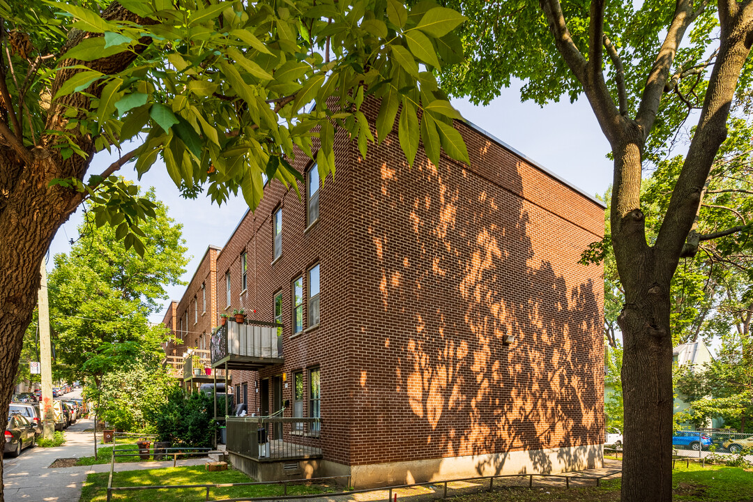 2191-2217 De La Visitation Rue in Montréal, QC - Building Photo