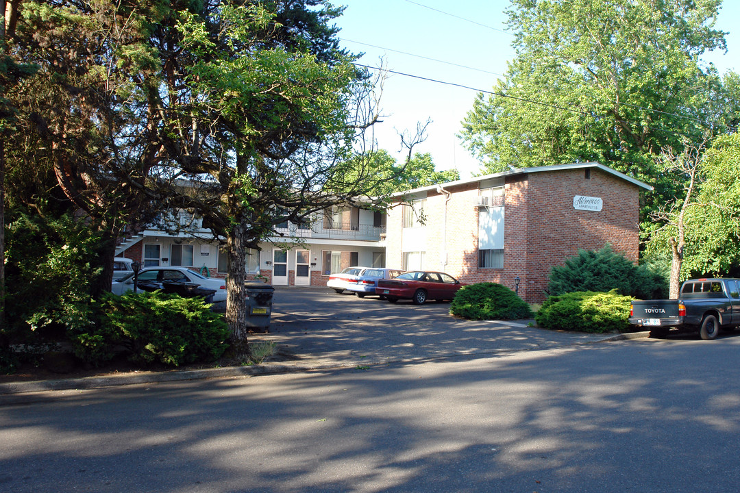 alderwood apartment in Portland, OR - Foto de edificio