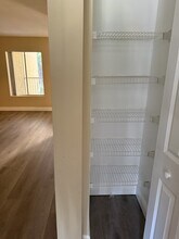 2460 NW 33rd St in Oakland Park, FL - Building Photo - Building Photo