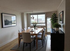 100 Manhattan Ave, Unit 1104 in Union City, NJ - Foto de edificio - Building Photo