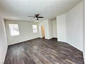 2503 Venarotta St in Henderson, NV - Building Photo - Building Photo