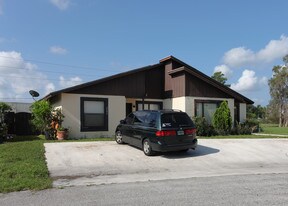 Mil Lake Estates in Lake Worth, FL - Building Photo