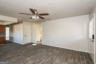 105 Pemberton Pl in Sharpsburg, GA - Building Photo - Building Photo