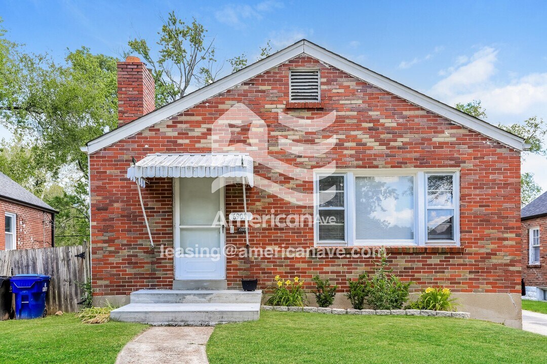 6905 Raymond Ave in University City, MO - Building Photo