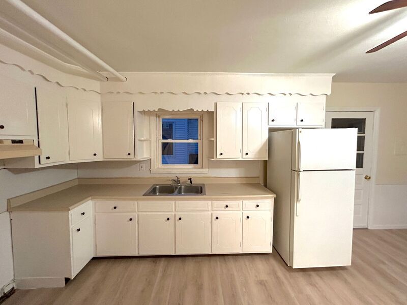 3 Charles St in Chicopee, MA - Building Photo