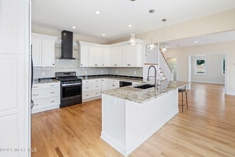 3 Grant Ave in Rumson, NJ - Building Photo - Building Photo