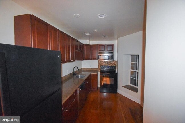 13 S St NE in Washington, DC - Building Photo - Building Photo