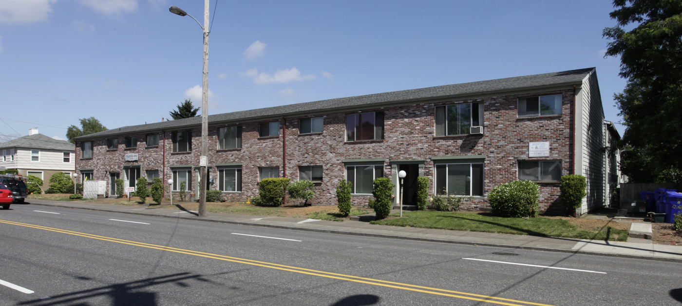 Philadelphia House in Portland, OR - Building Photo