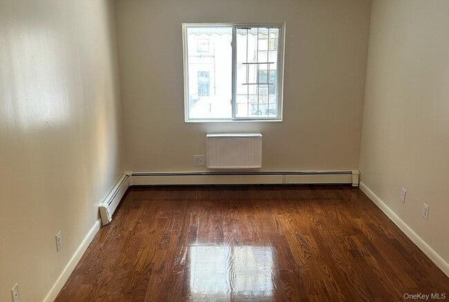 858 E 175th St in Bronx, NY - Foto de edificio - Building Photo