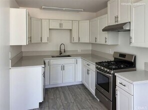 700 W E St in Los Angeles, CA - Foto de edificio - Building Photo