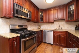 6 Lake Ave in East Brunswick, NJ - Building Photo - Building Photo