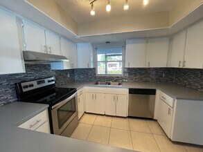 1156 SW 43rd St in Cape Coral, FL - Building Photo - Building Photo