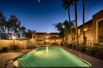 Colonia in Phoenix, AZ - Foto de edificio - Building Photo