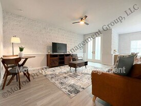 6918 Northside Dr in Chattanooga, TN - Building Photo