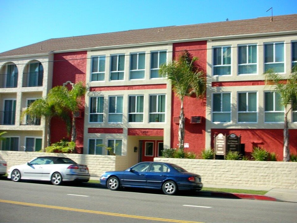 405 Culver Apartments in Playa Del Rey, CA - Building Photo