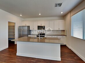 8827 N 171st Dr in Waddell, AZ - Foto de edificio - Building Photo