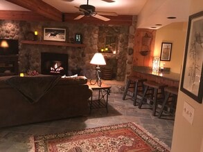 6100 Centerville Rd, Unit Artisan Retreat in Hugo, MN - Foto de edificio - Building Photo