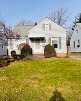 123 Gould Ave in Bedford, OH - Building Photo