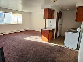 1885 N Taylor Rd in Cleveland, OH - Building Photo - Building Photo