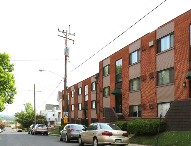 Bernard Point in Cincinnati, OH - Building Photo - Building Photo