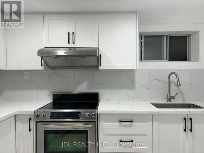 110 Robin St St in Markham, ON - Building Photo - Building Photo