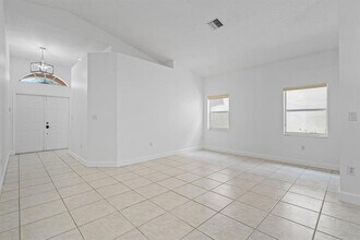 11255 NW 53rd Ln in Doral, FL - Building Photo - Building Photo