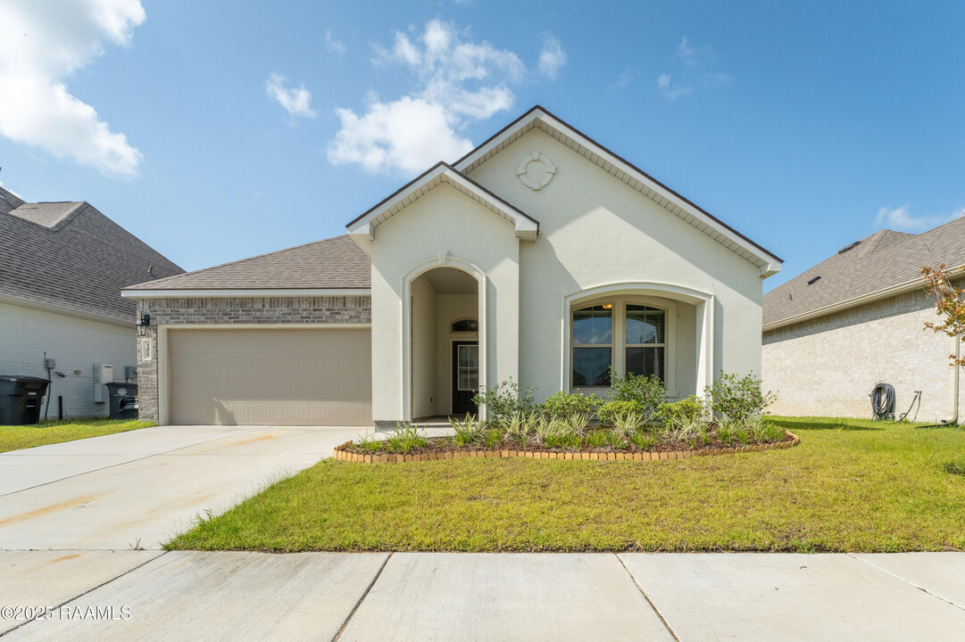 13818 Bellacosa Ave in Baton Rouge, LA - Building Photo